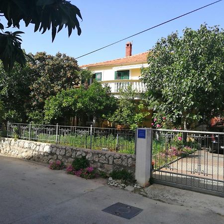 Apartmani Milka ปาโกชตาเน ภายนอก รูปภาพ