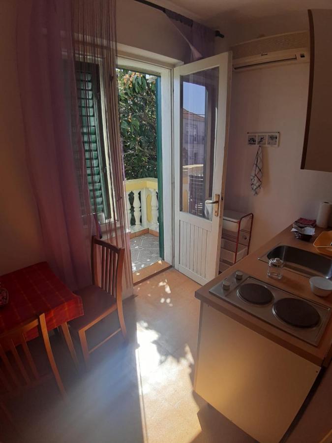 Apartmani Milka ปาโกชตาเน ภายนอก รูปภาพ