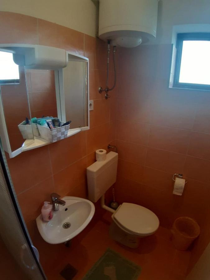 Apartmani Milka ปาโกชตาเน ภายนอก รูปภาพ