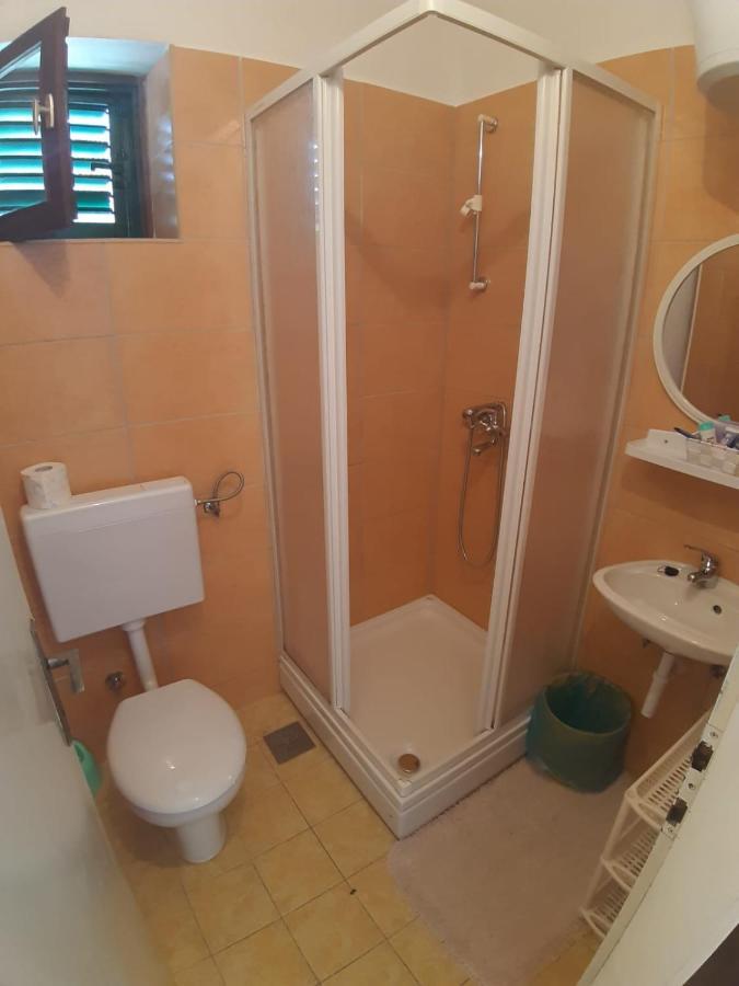 Apartmani Milka ปาโกชตาเน ภายนอก รูปภาพ